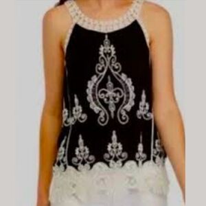 Ultra Pink NWT Black and White Embroidered Crochet Women's Top, Size XL